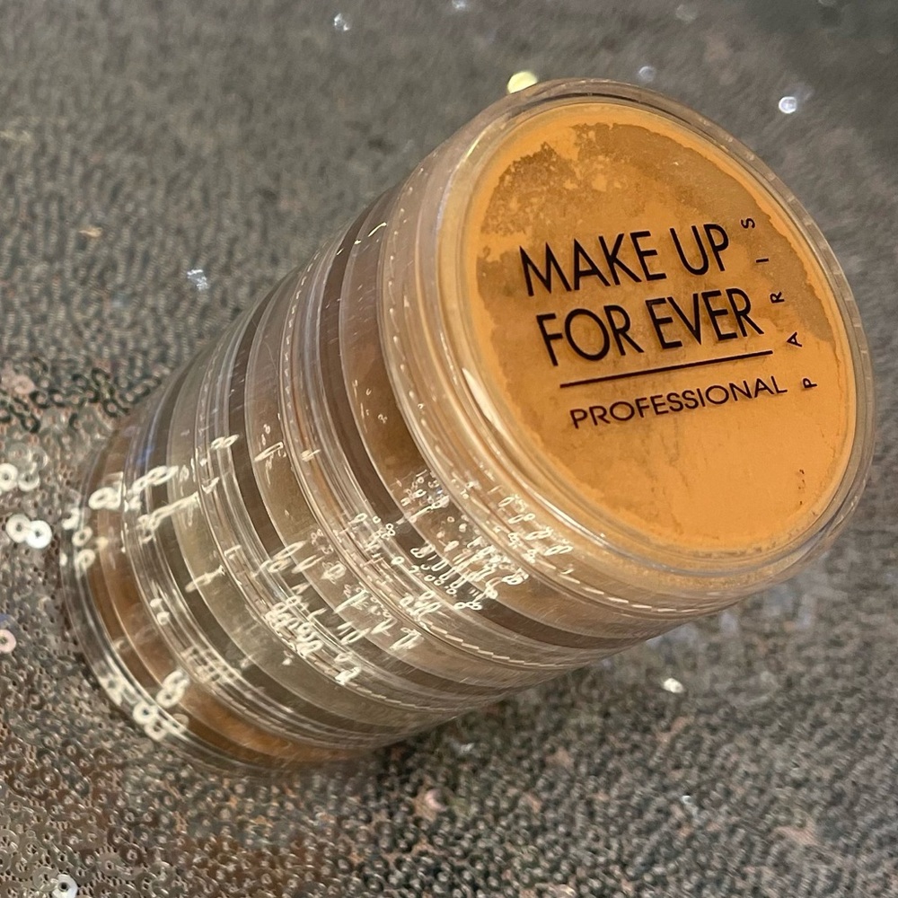 Makeup forever professional. Travel powder stack - dark tone.
